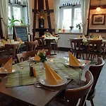 Zur Linde Guest house Pausa