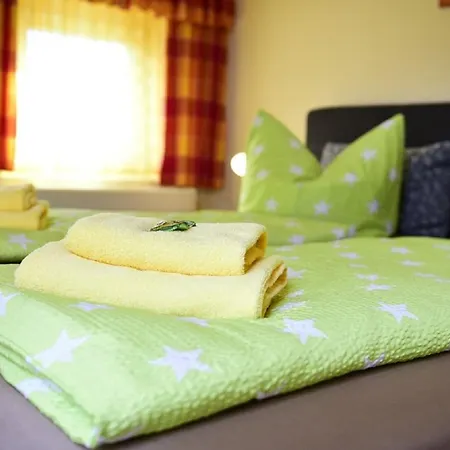 Zur Linde Guest house Pausa